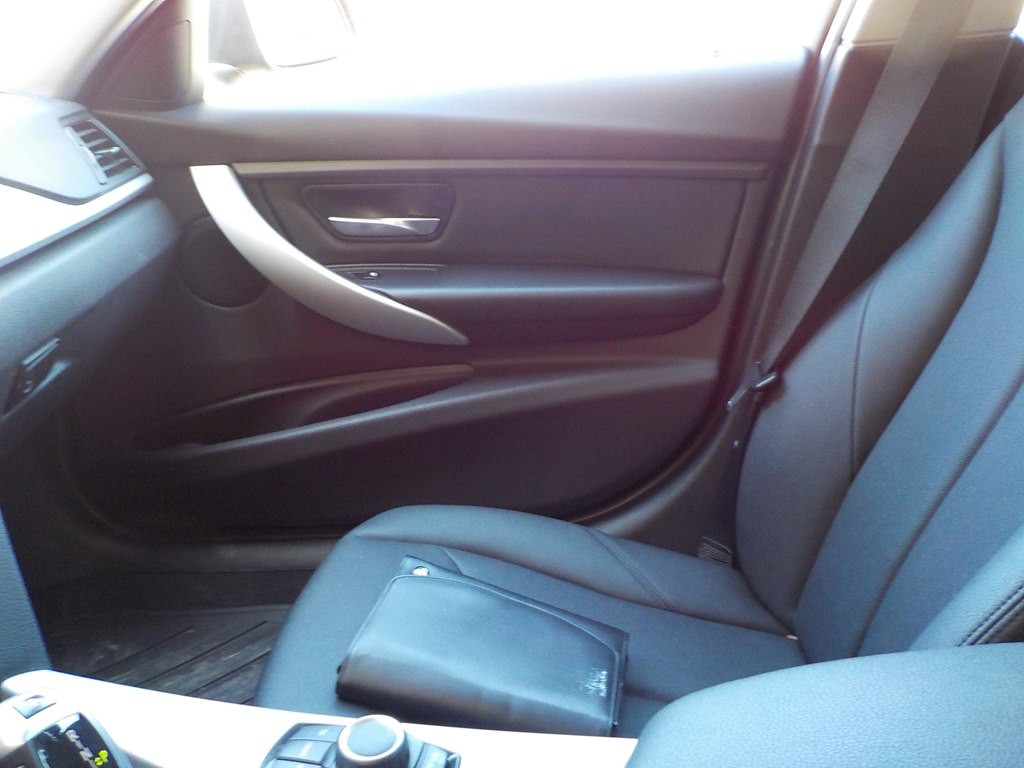 2013 BMW 3 Series Image 14