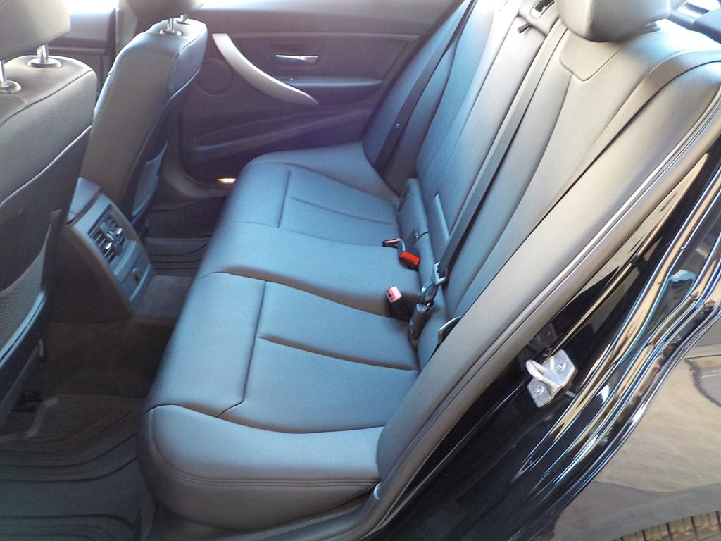 2013 BMW 3 Series Image 17