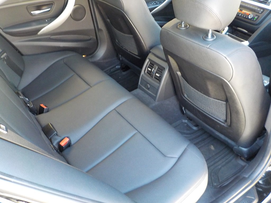 2013 BMW 3 Series Image 21
