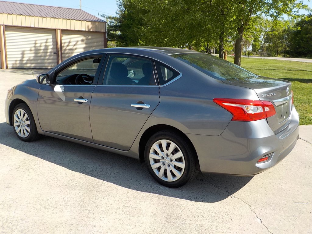 2018 Nissan Sentra Image 2