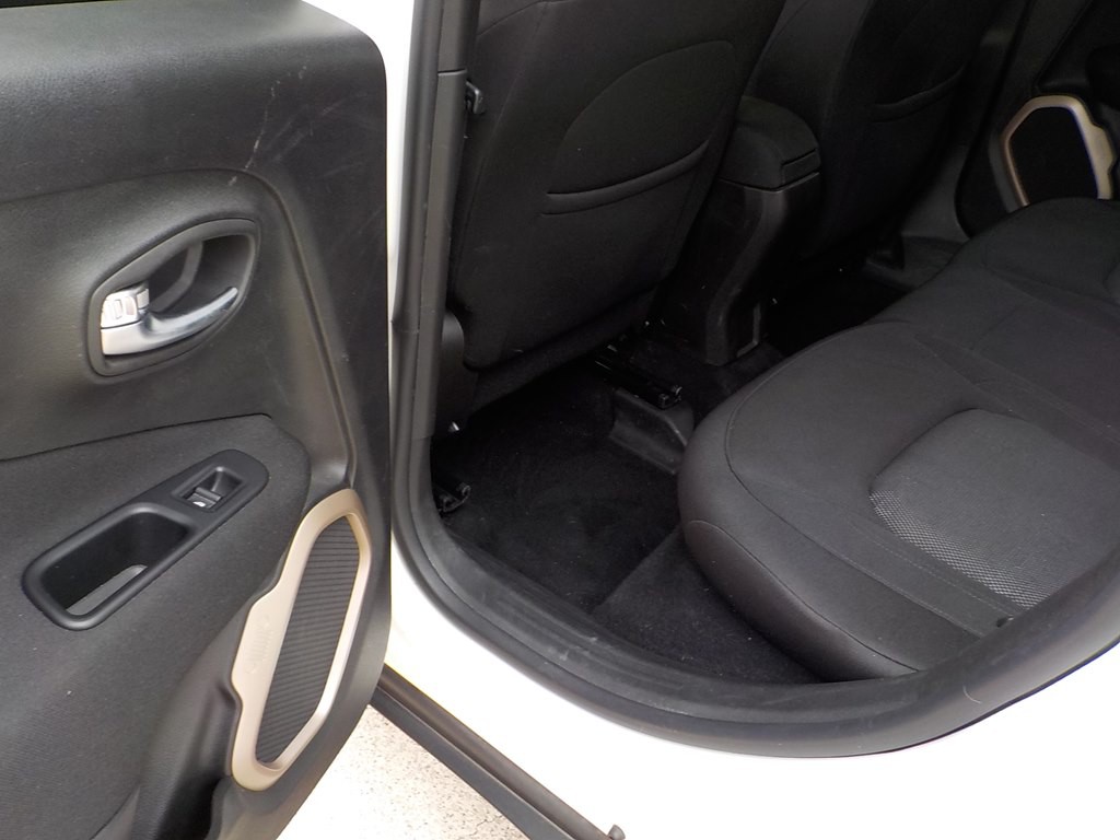 2017 Jeep Renegade Image 18