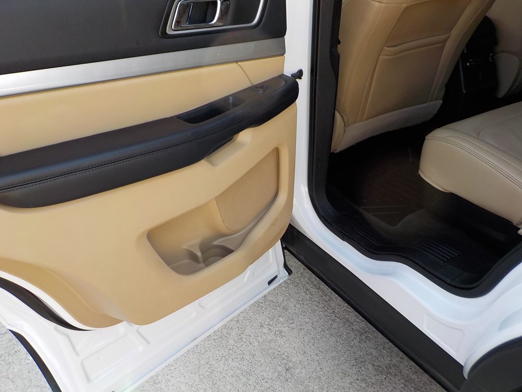 2017 Ford Explorer Image 20