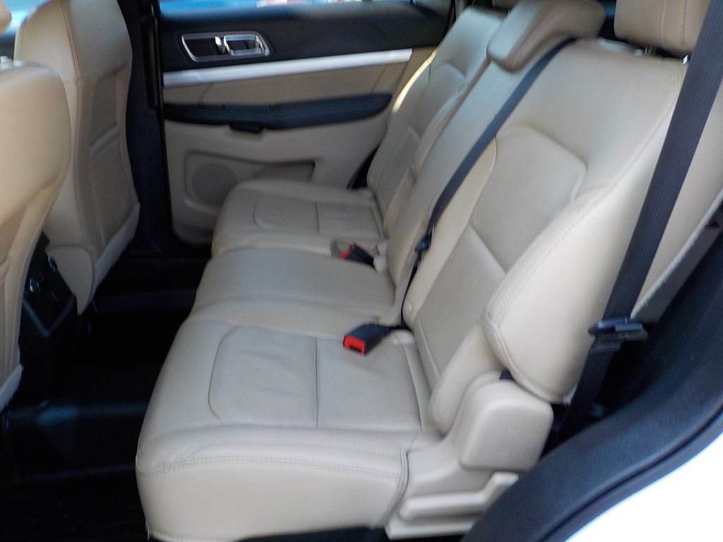 2017 Ford Explorer Image 21