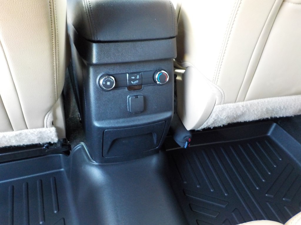 2017 Ford Explorer Image 23