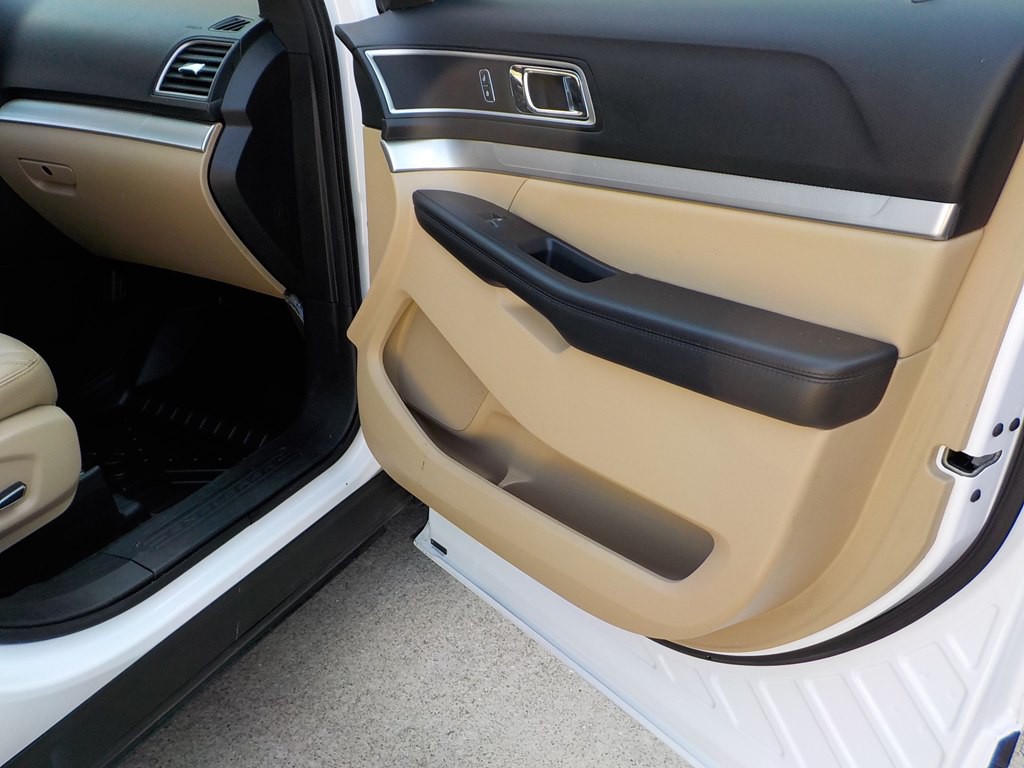 2017 Ford Explorer Image 30