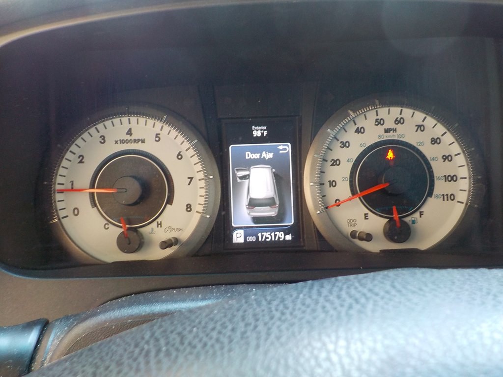 2015 Toyota Sienna Image 10