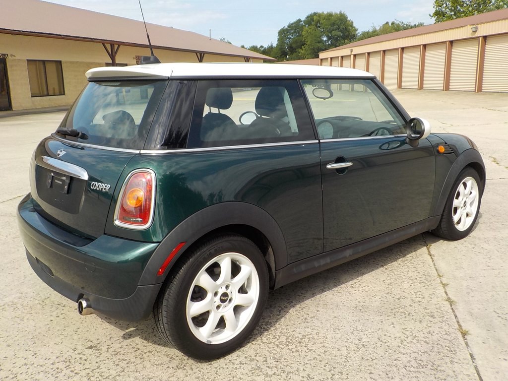 2010 MINI Cooper Image 5