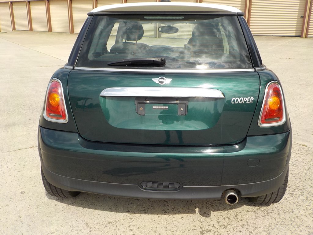 2010 MINI Cooper Image 6