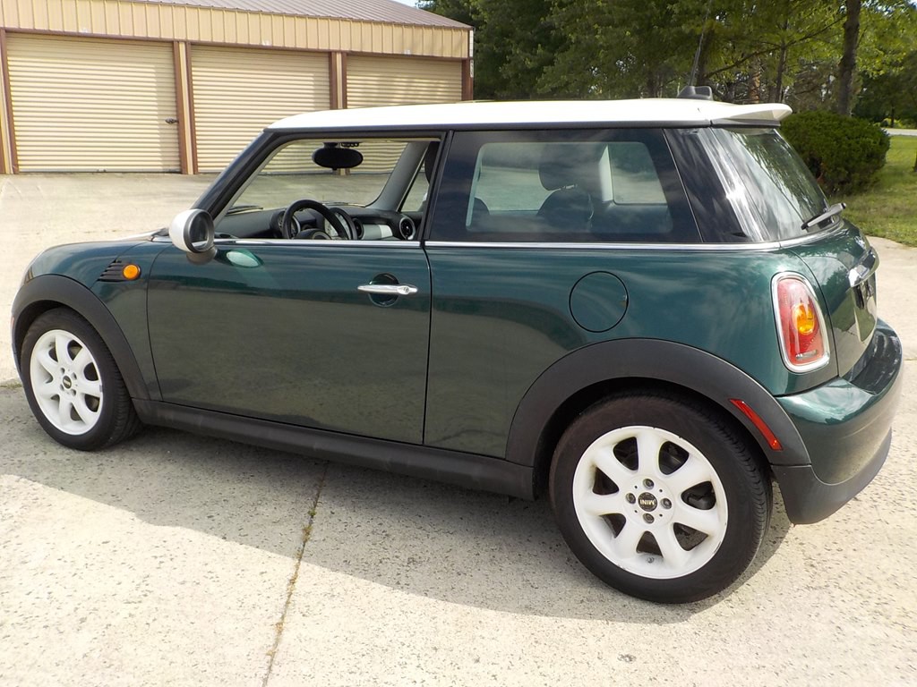 2010 MINI Cooper Image 7