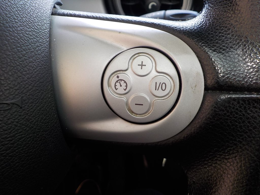 2010 MINI Cooper Image 10