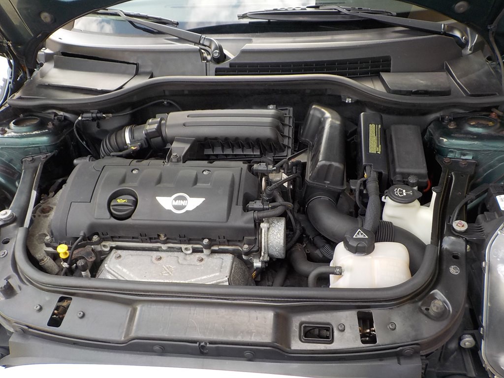 2010 MINI Cooper Image 23