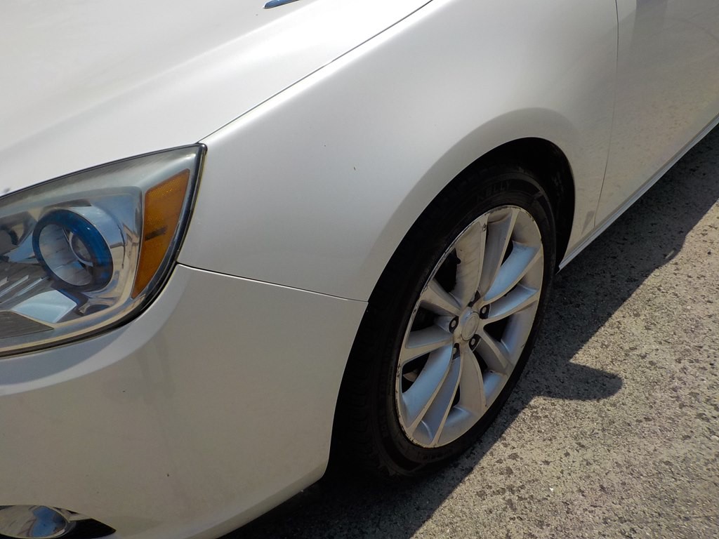 2013 Buick Verano Image 2