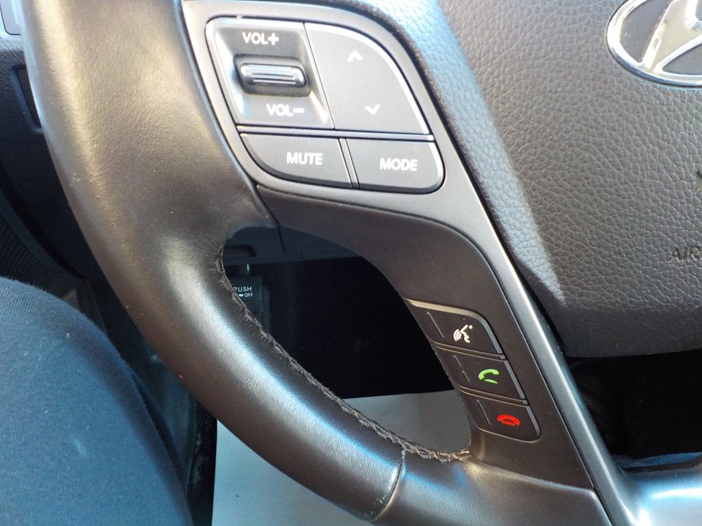 2013 Hyundai Santa Fe Image 10