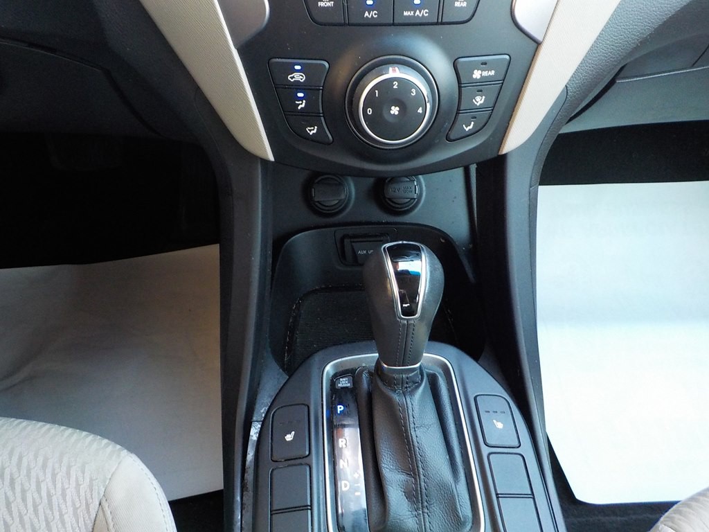 2013 Hyundai Santa Fe Image 12