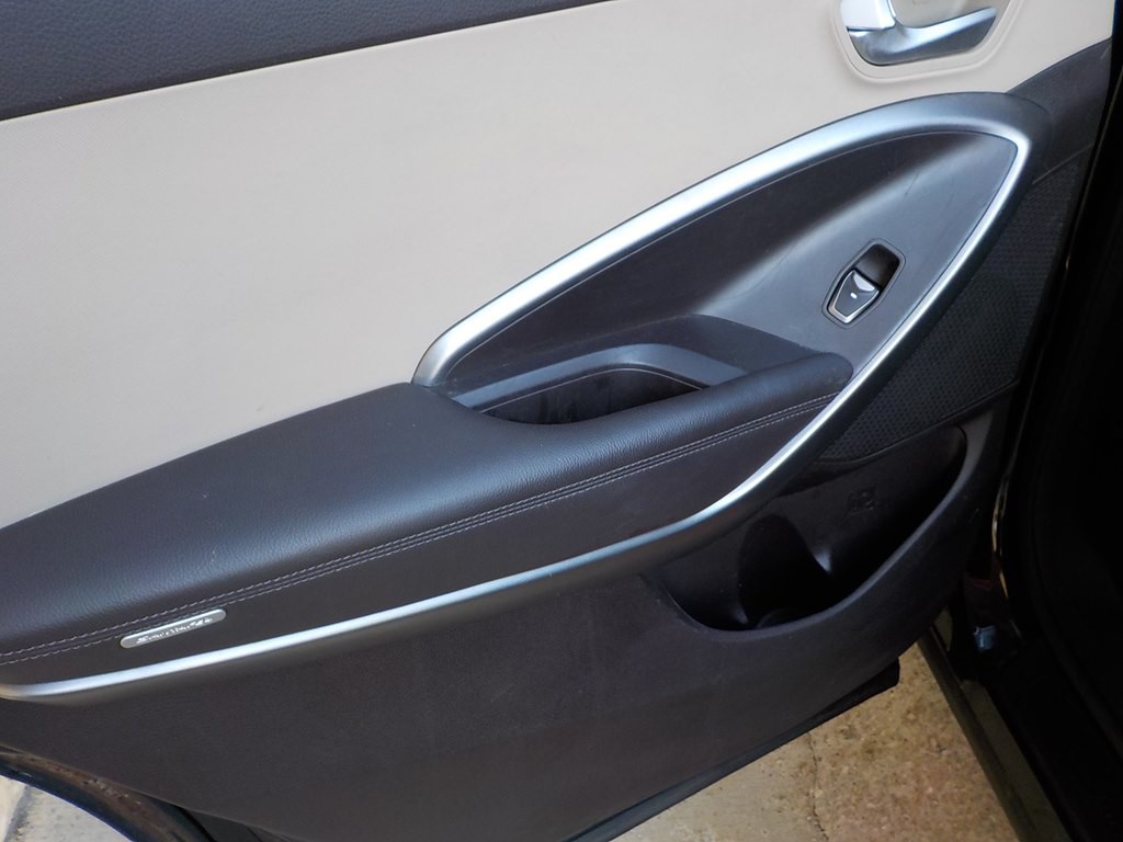 2013 Hyundai Santa Fe Image 16