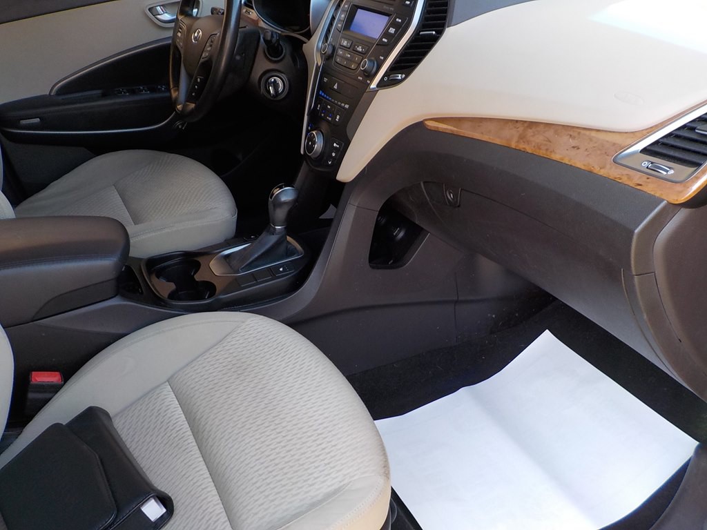 2013 Hyundai Santa Fe Image 24