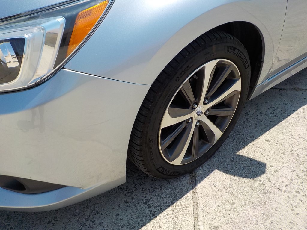 2015 Subaru Legacy Image 2