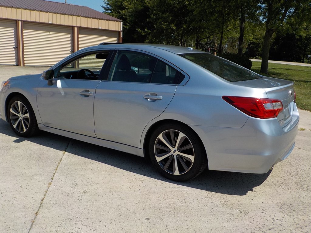 2015 Subaru Legacy Image 9