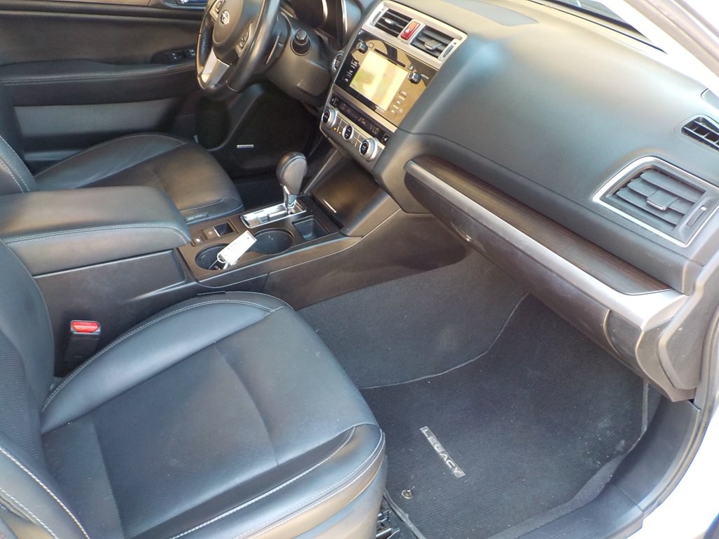 2015 Subaru Legacy Image 24