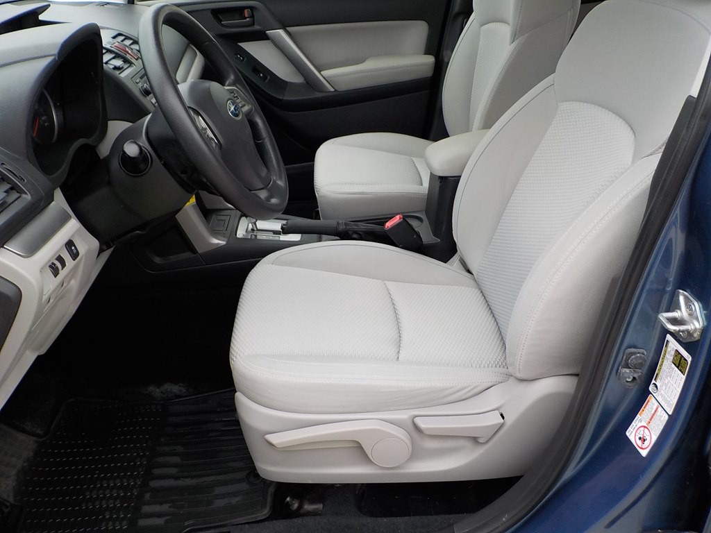 2015 Subaru Forester Image 9