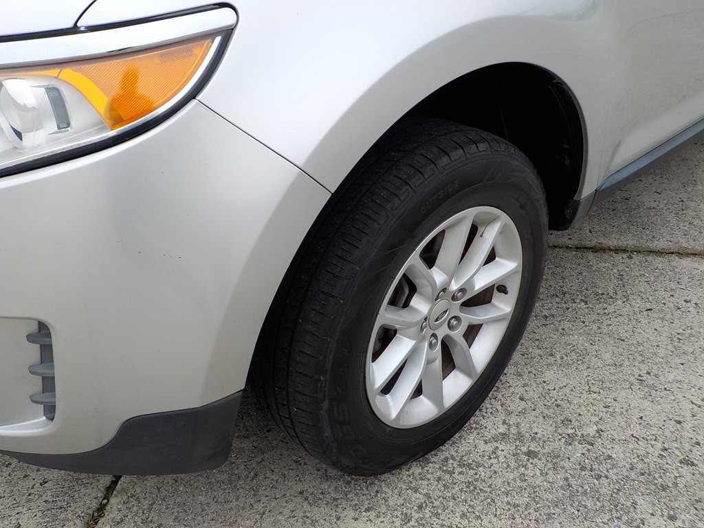 2014 Ford Edge Image 2