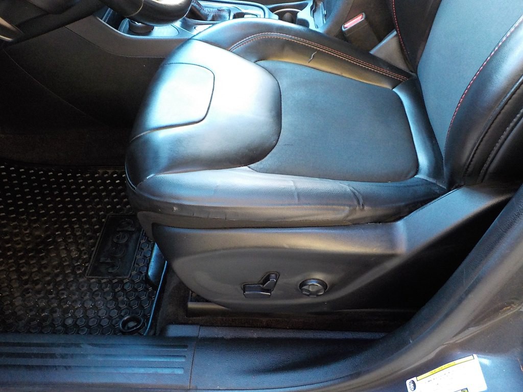2019 Jeep Cherokee Image 10