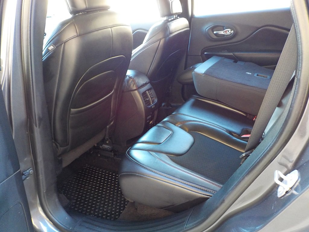 2019 Jeep Cherokee Image 19