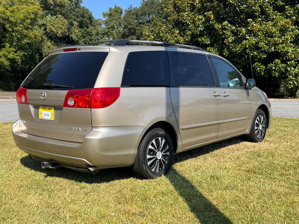 2008 Toyota Sienna Image 5