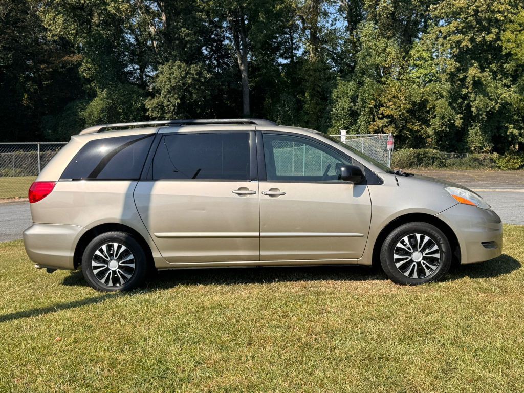 2008 Toyota Sienna Image 6