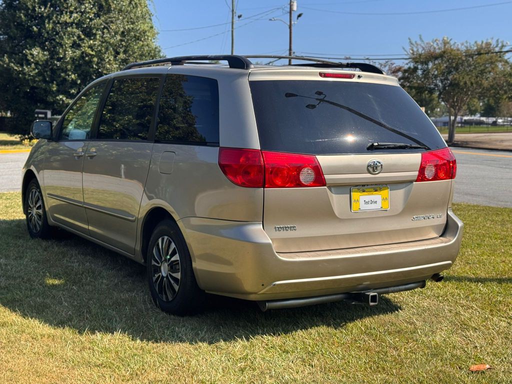 2008 Toyota Sienna Image 7