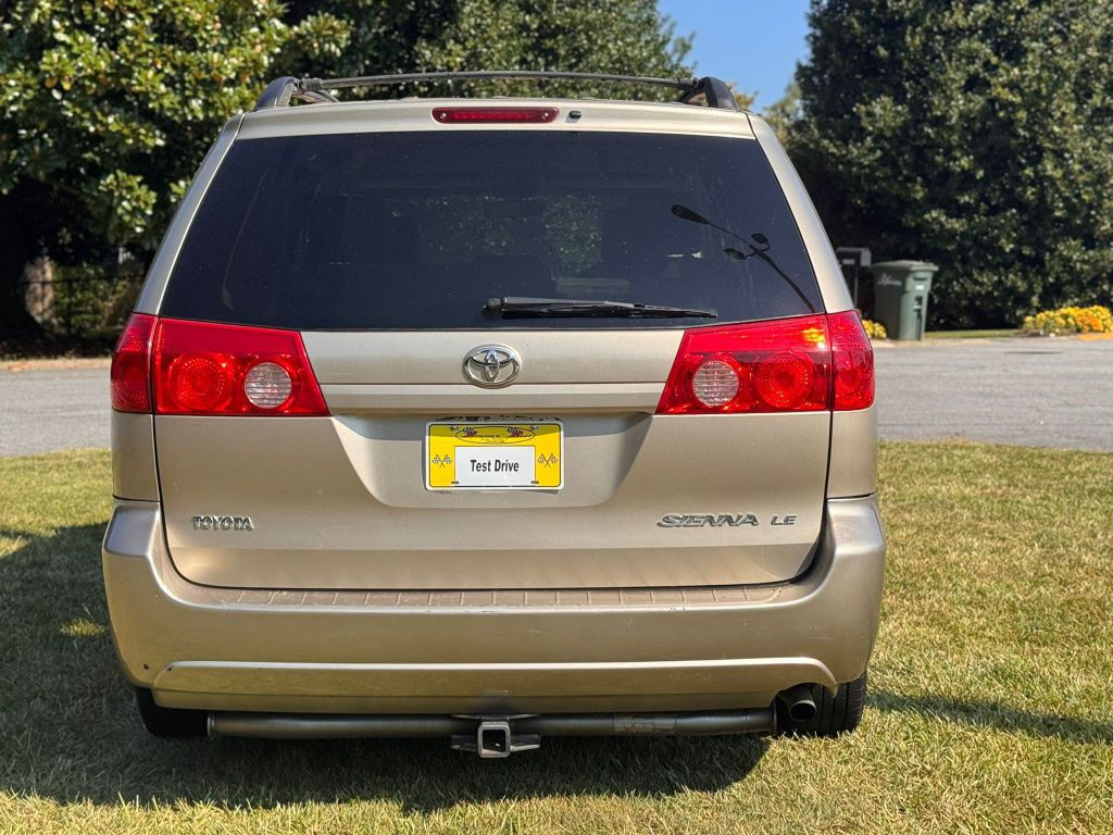 2008 Toyota Sienna Image 11