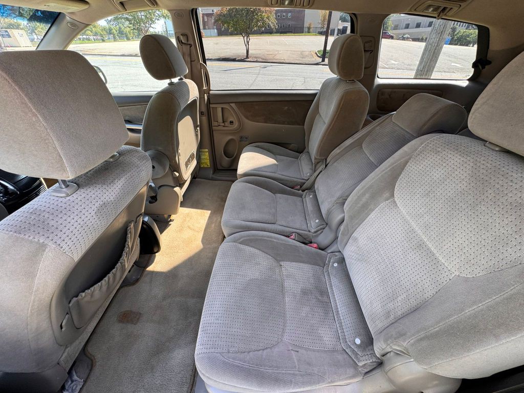 2008 Toyota Sienna Image 13