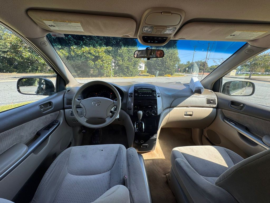 2008 Toyota Sienna Image 14