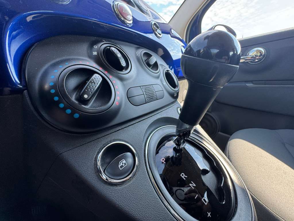 2012 FIAT 500 Image 30