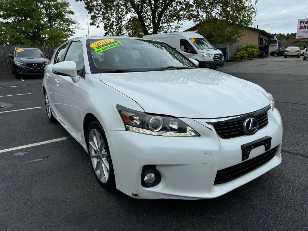 2013 Lexus CT 200h Image 3