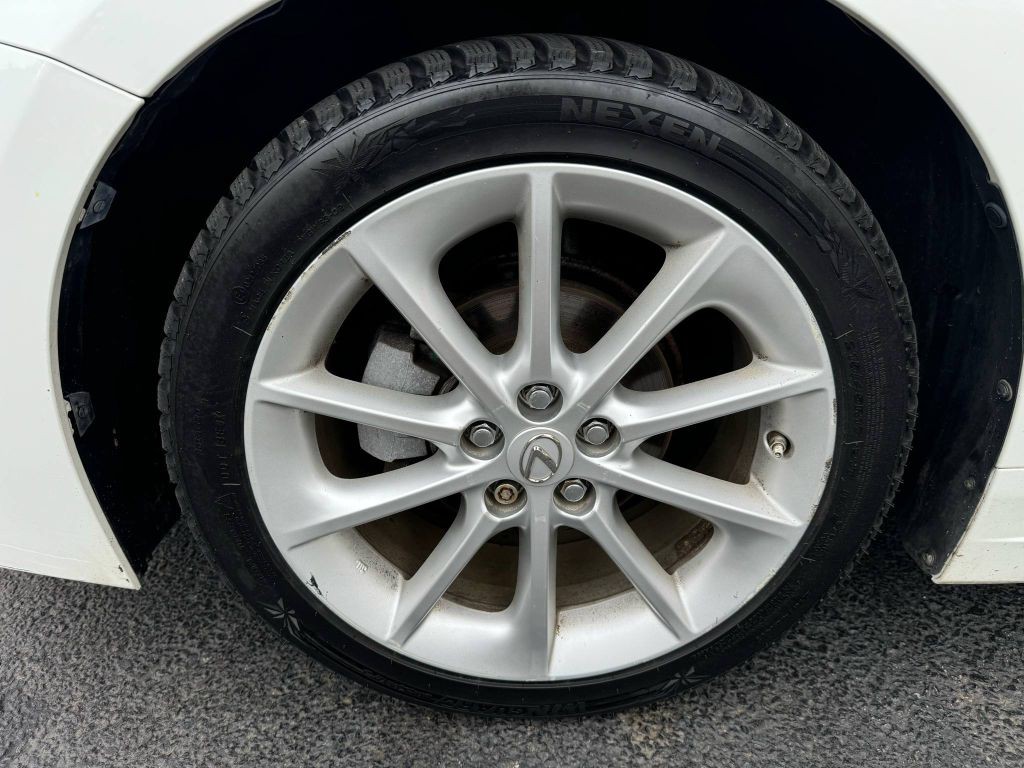 2013 Lexus CT 200h Image 8