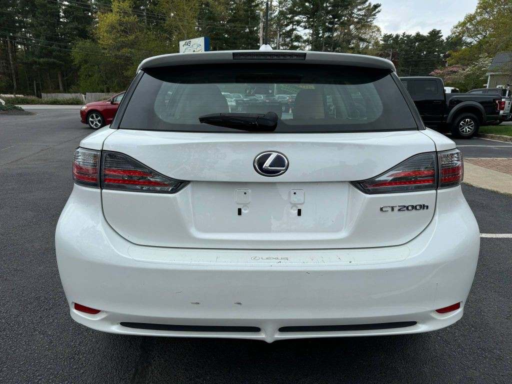 2013 Lexus CT 200h Image 14