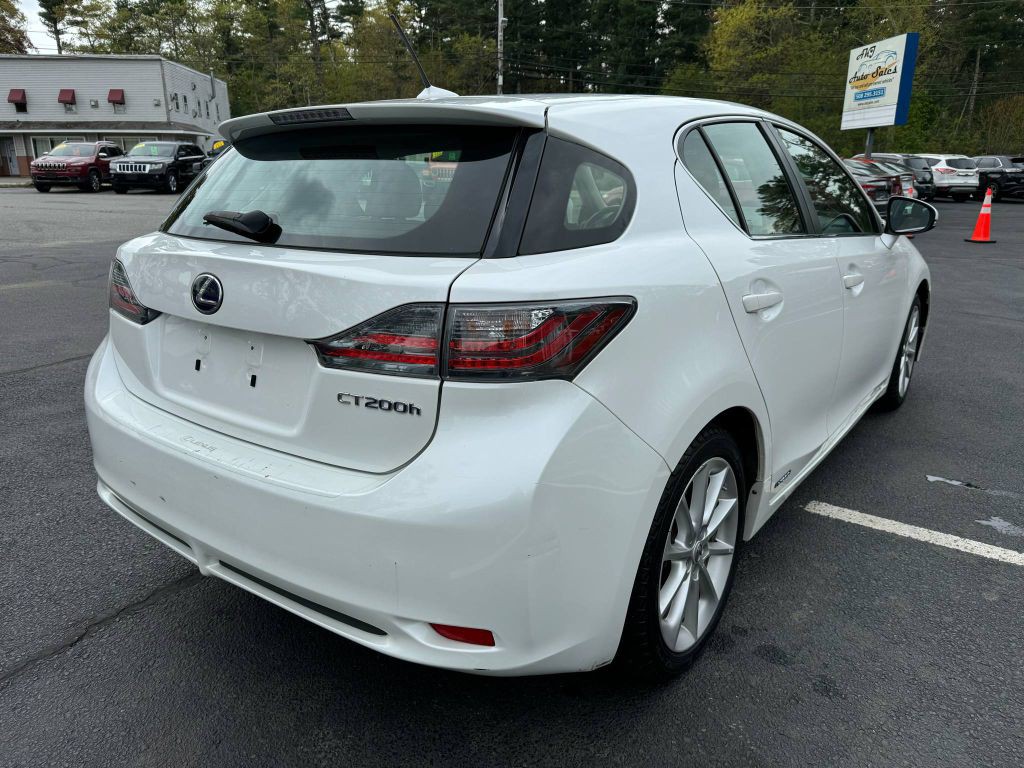 2013 Lexus CT 200h Image 18