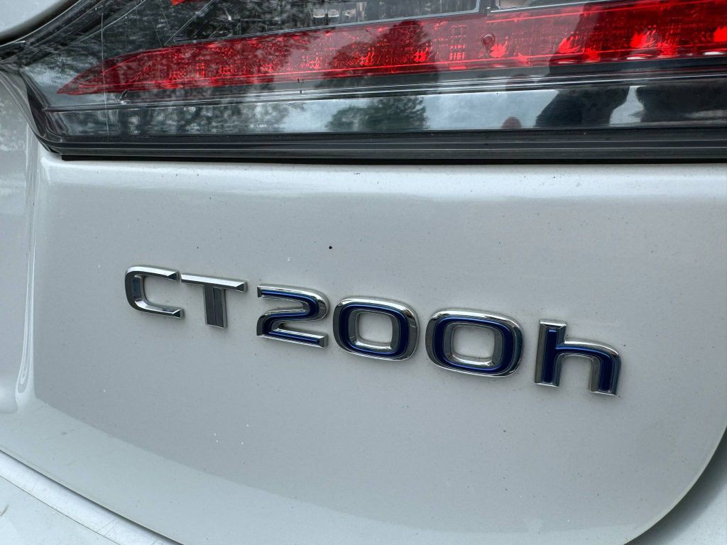 2013 Lexus CT 200h Image 19