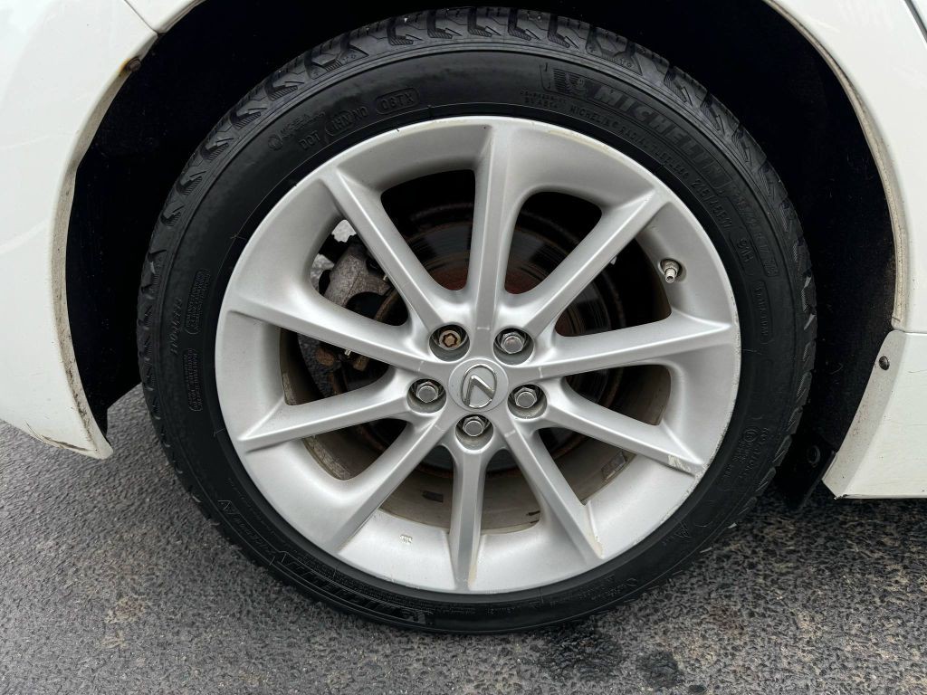 2013 Lexus CT 200h Image 23