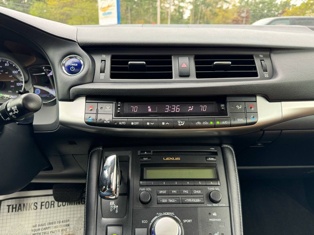 2013 Lexus CT 200h Image 26