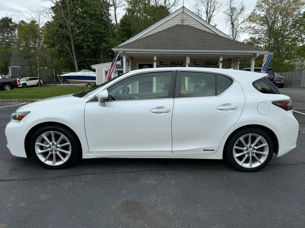 2013 Lexus CT 200h Image 28