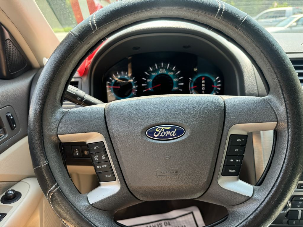 2010 Ford Fusion Image 19