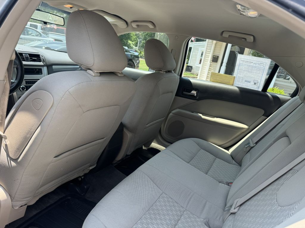 2010 Ford Fusion Image 24