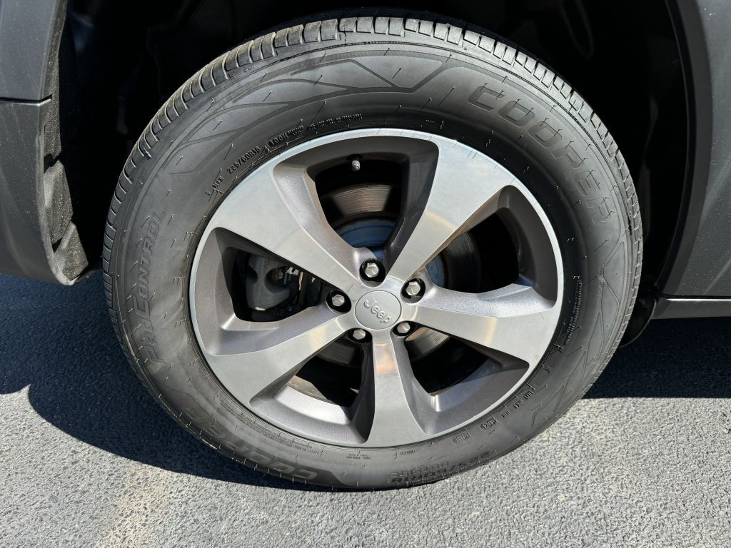 2019 Jeep Cherokee Image 11