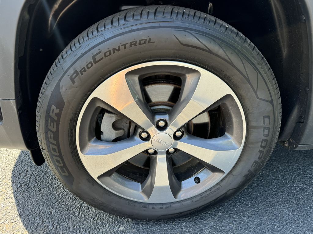 2019 Jeep Cherokee Image 13