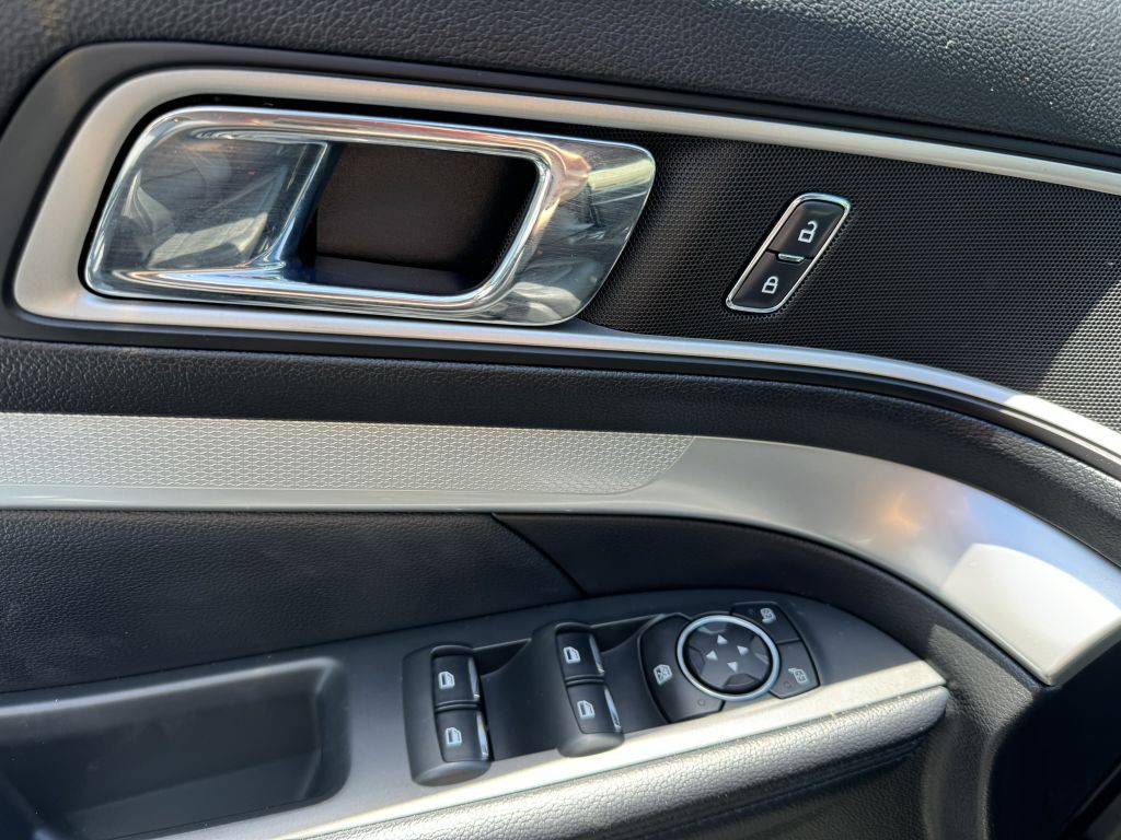2017 Ford Explorer Image 16