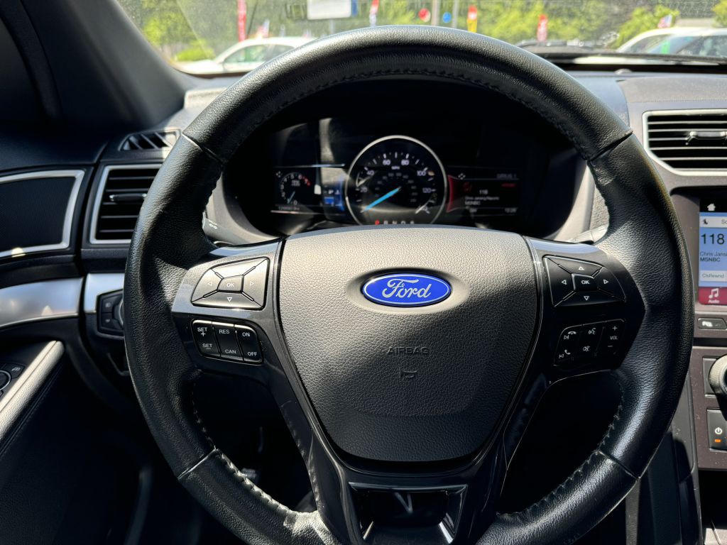 2017 Ford Explorer Image 19