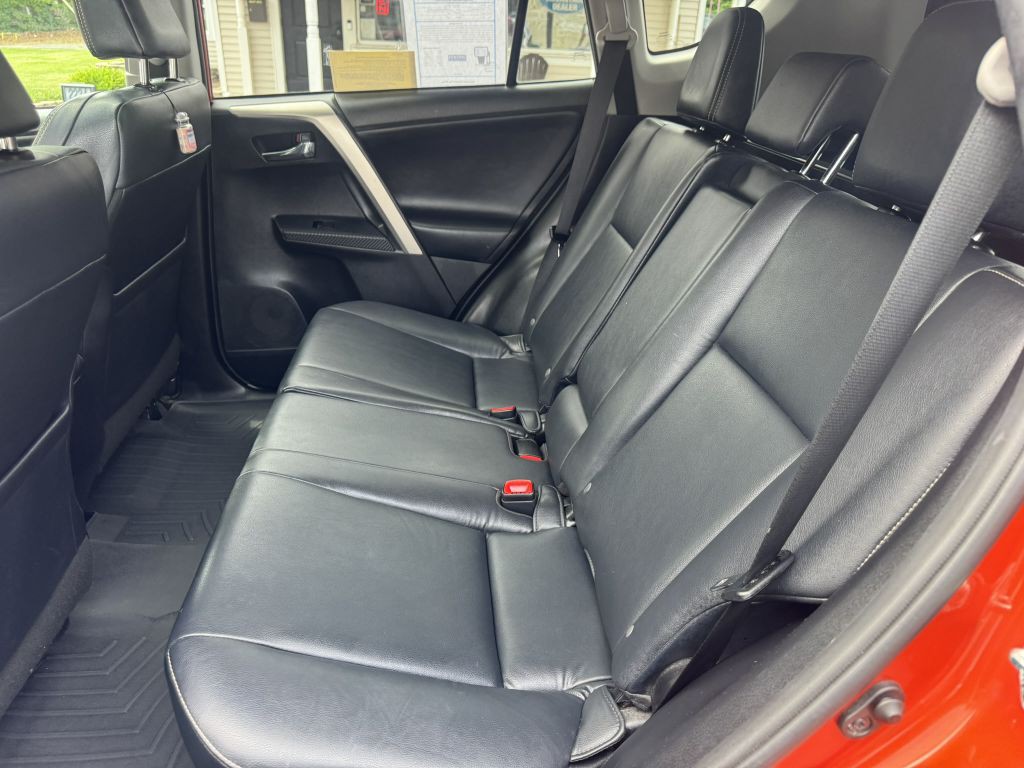 2015 Toyota Rav4 Image 7