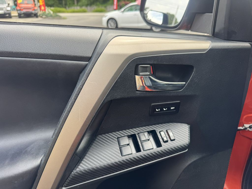 2015 Toyota Rav4 Image 22